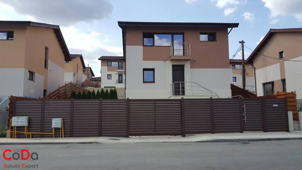 Ansamblu Porti si garduri de aluminiu Cluj